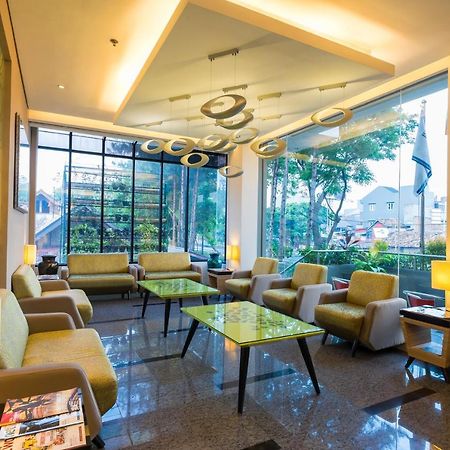 Royal City Hotel Jakarta Exterior photo