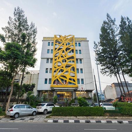 Royal City Hotel Jakarta Exterior photo