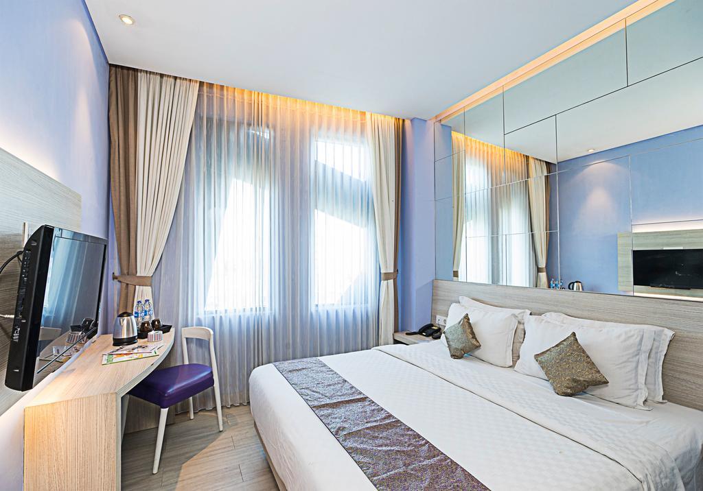 Royal City Hotel Jakarta Exterior photo