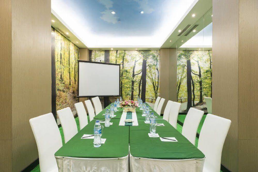 Royal City Hotel Jakarta Exterior photo