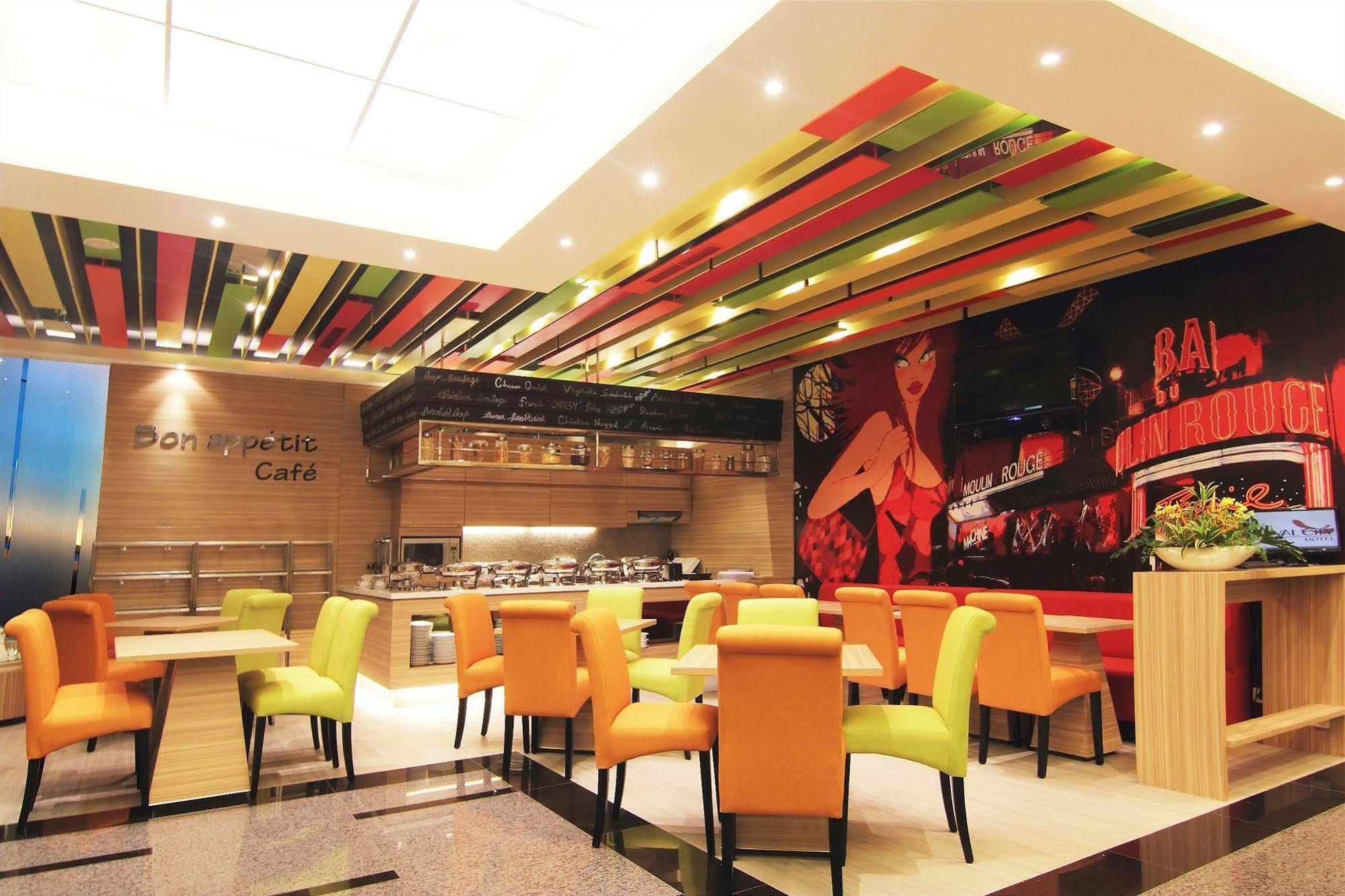 Royal City Hotel Jakarta Exterior photo
