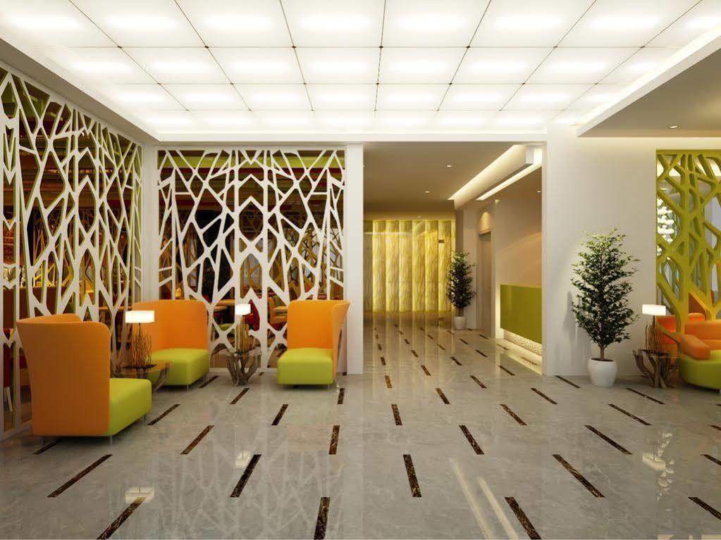 Royal City Hotel Jakarta Exterior photo