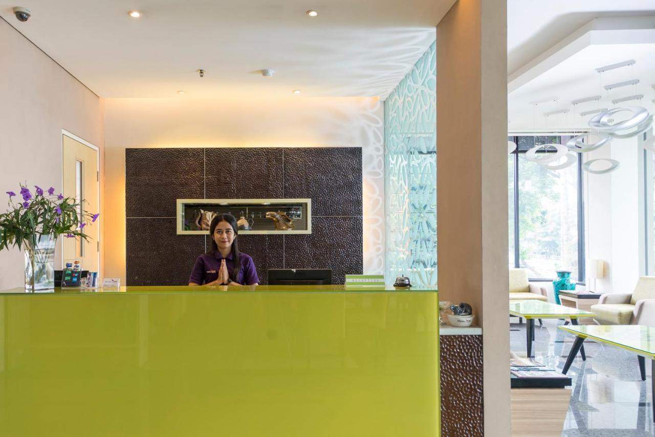 Royal City Hotel Jakarta Exterior photo