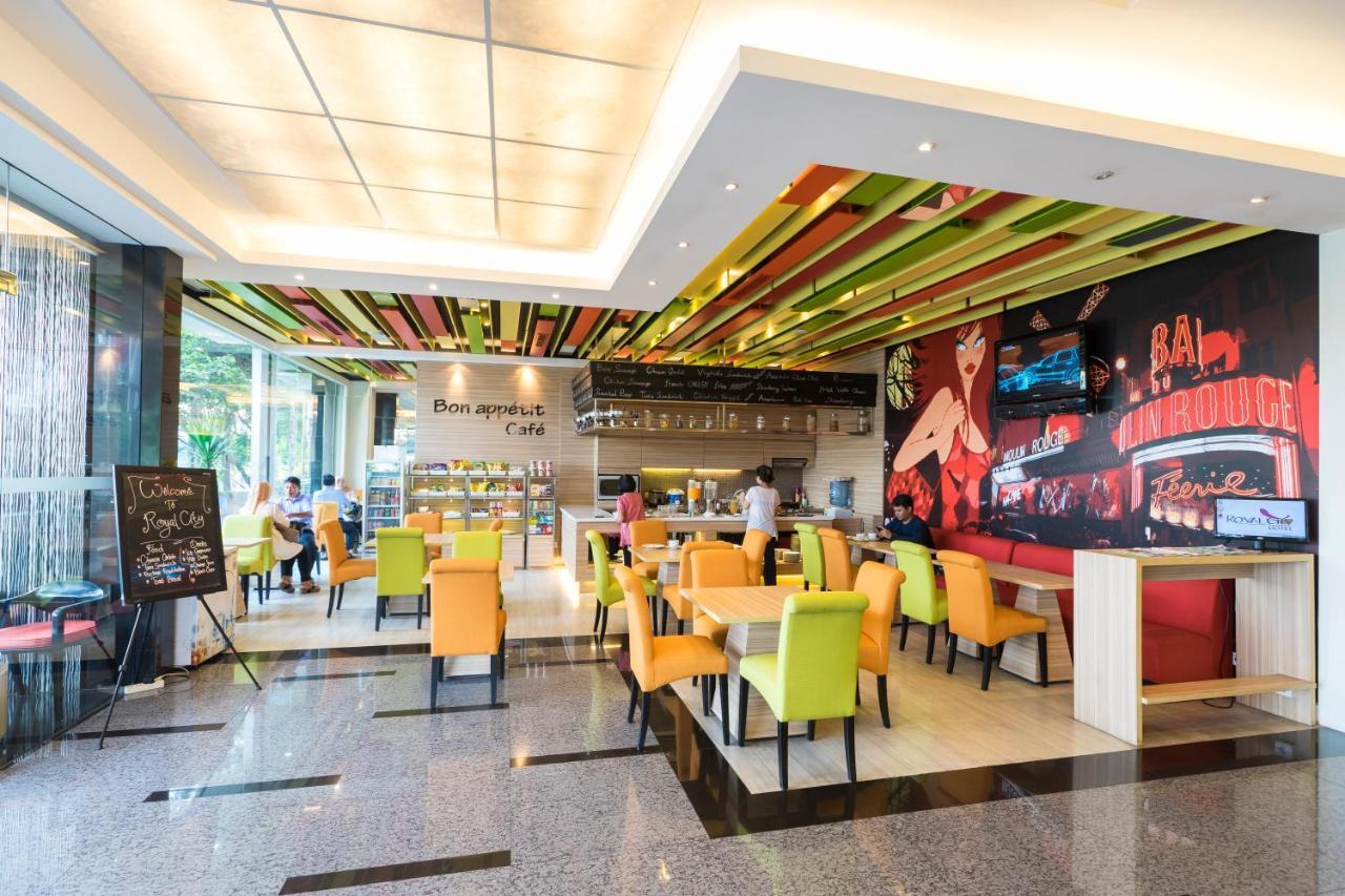 Royal City Hotel Jakarta Exterior photo
