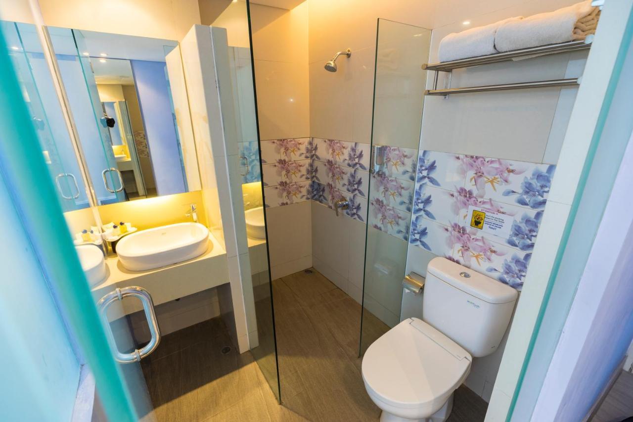 Royal City Hotel Jakarta Exterior photo