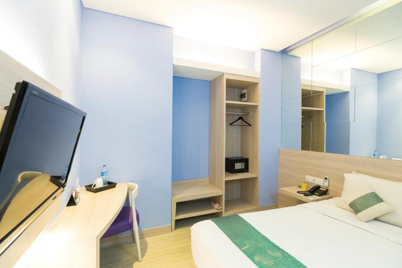 Royal City Hotel Jakarta Exterior photo