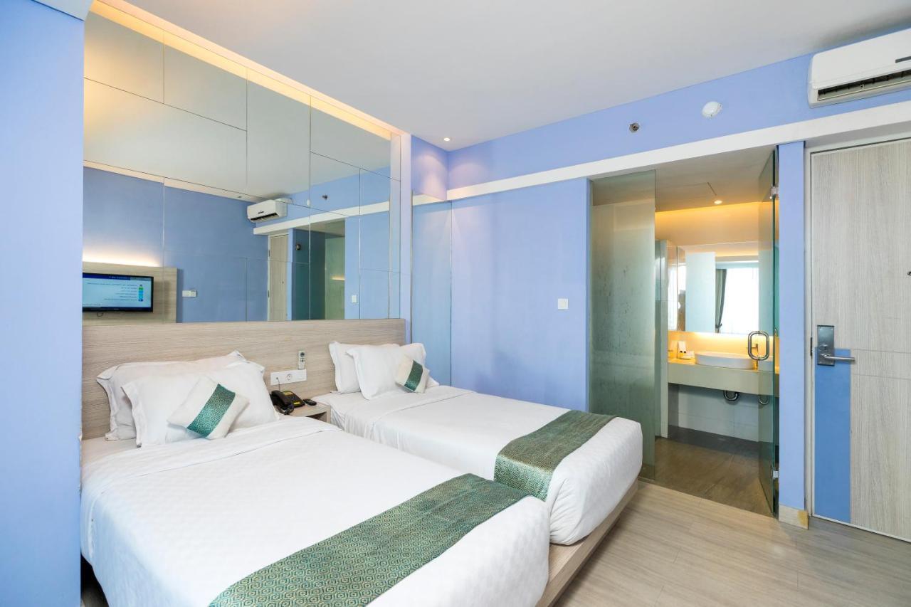 Royal City Hotel Jakarta Exterior photo