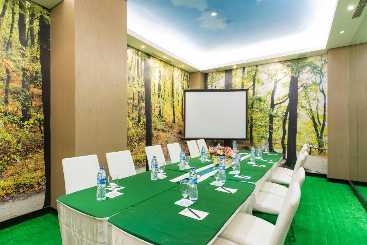 Royal City Hotel Jakarta Exterior photo